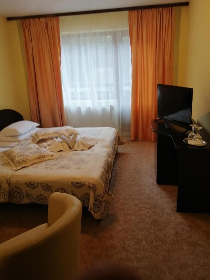 White Horse Hotel Predeal Bagian luar foto