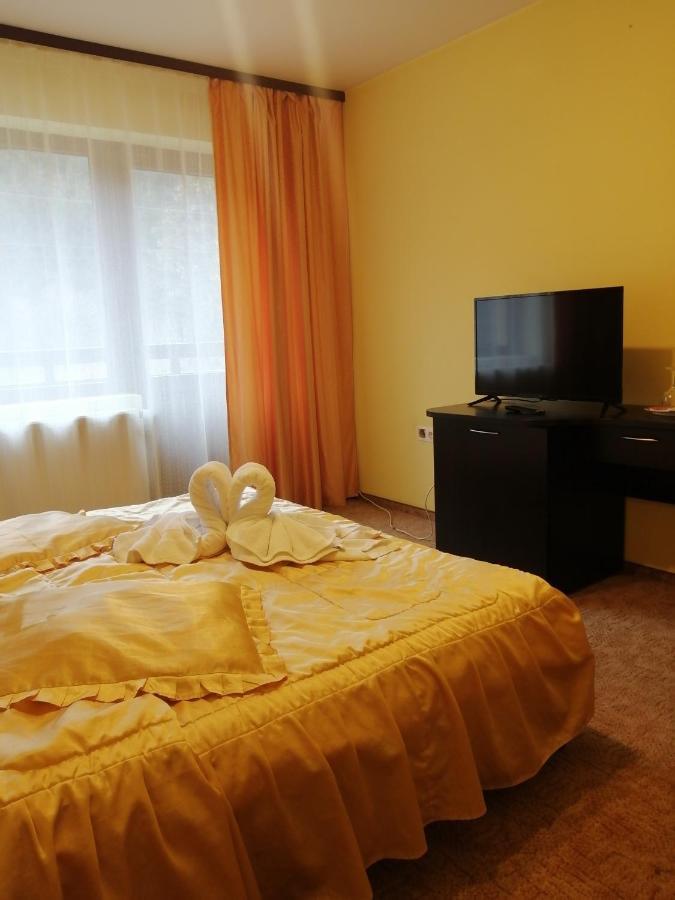 White Horse Hotel Predeal Bagian luar foto