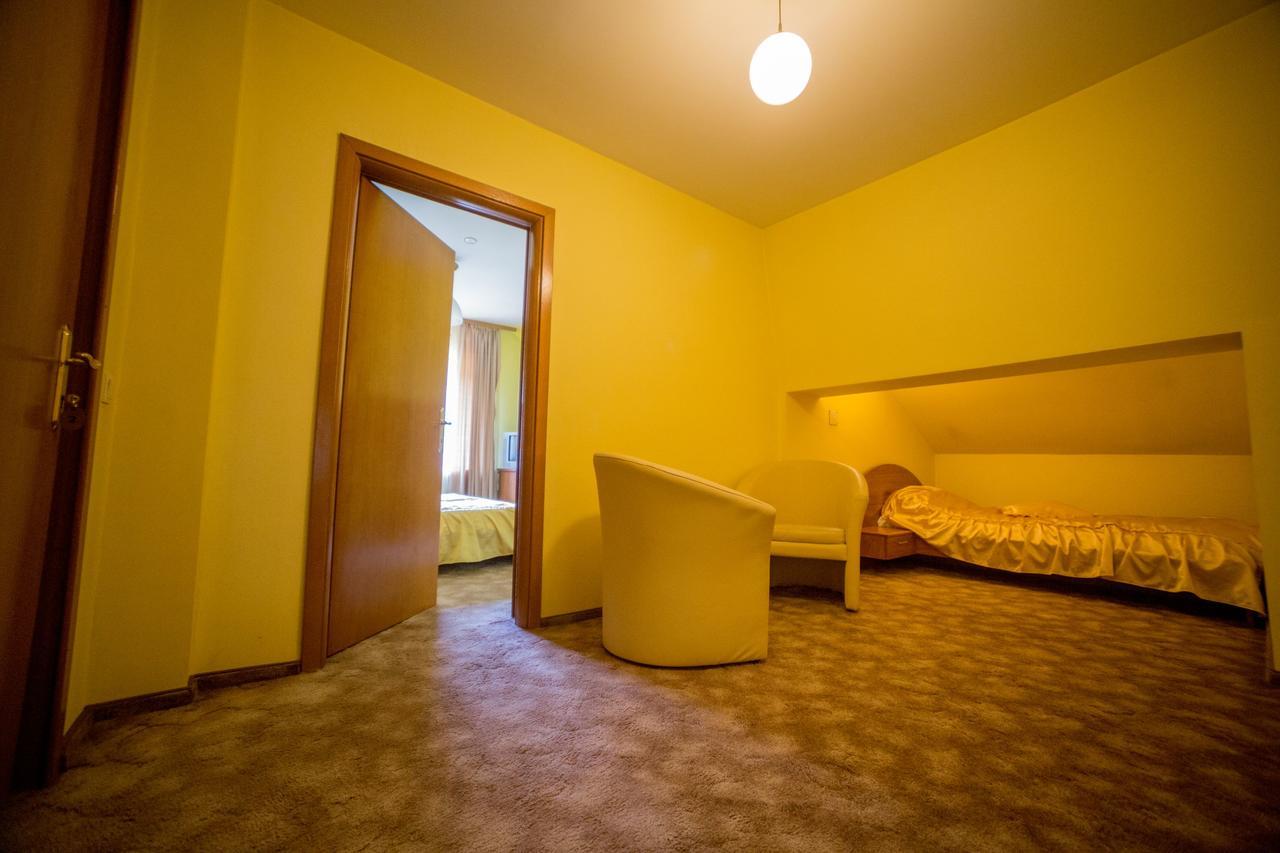 White Horse Hotel Predeal Bagian luar foto