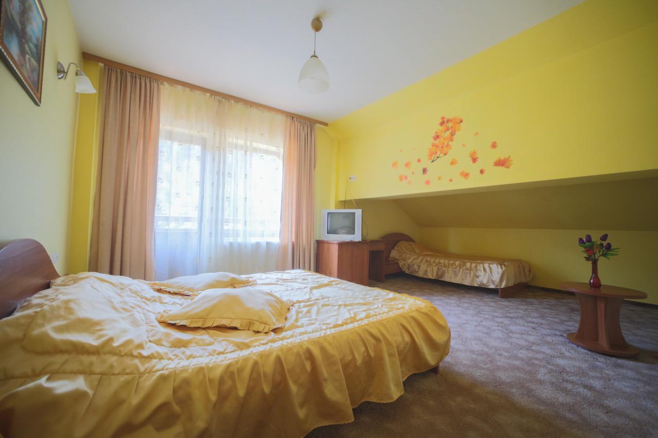 White Horse Hotel Predeal Bagian luar foto